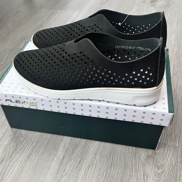 NIB Flexus by Spring Step Black Italian Comfort Slip On Shoes Size 6.5-7 (EU 37) - Picture 3 of 11